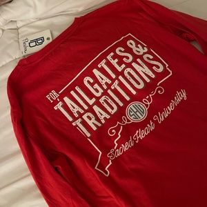 NWT SACRED HEART UNIVERSITY LONG SLEEVE
